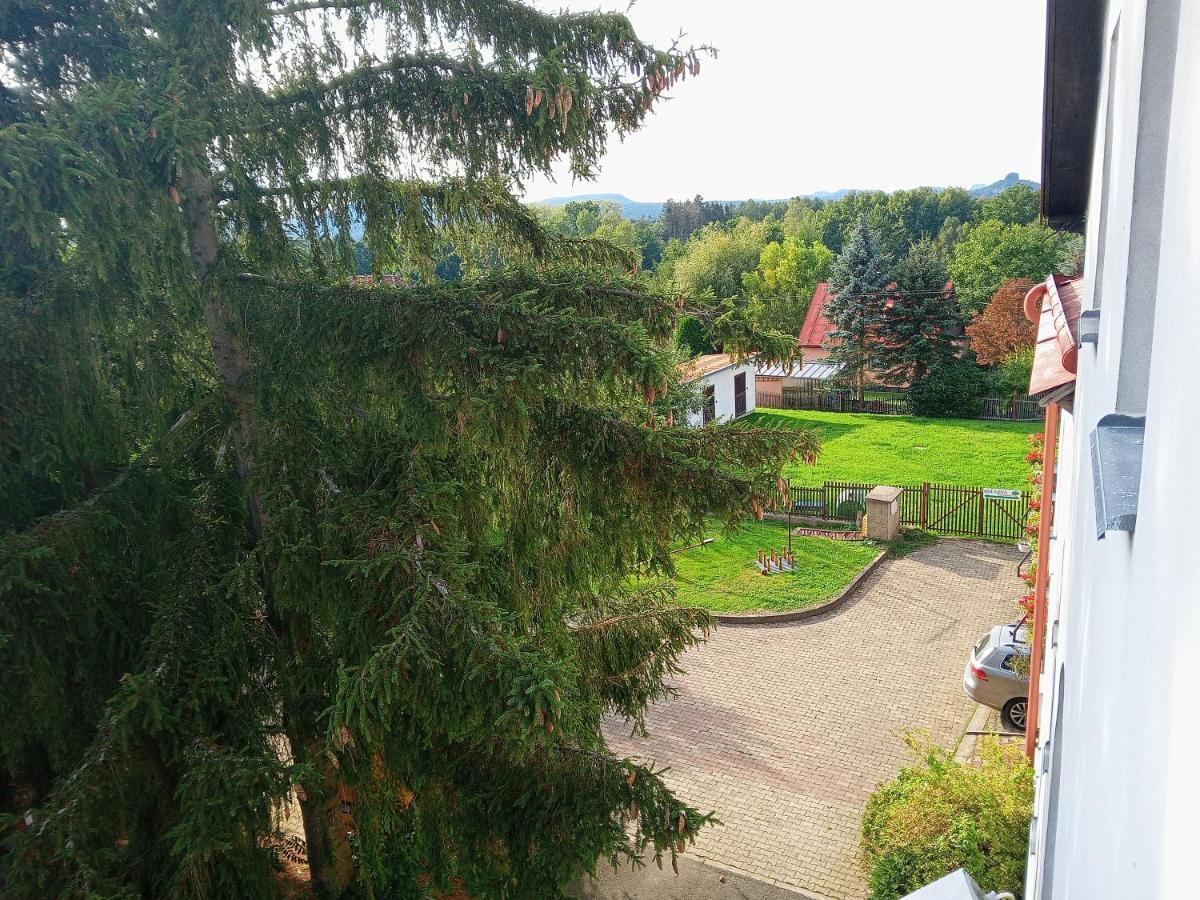 Hotel U Zeleneho Stromu - Zum Gruenen Baum Hřensko Εξωτερικό φωτογραφία