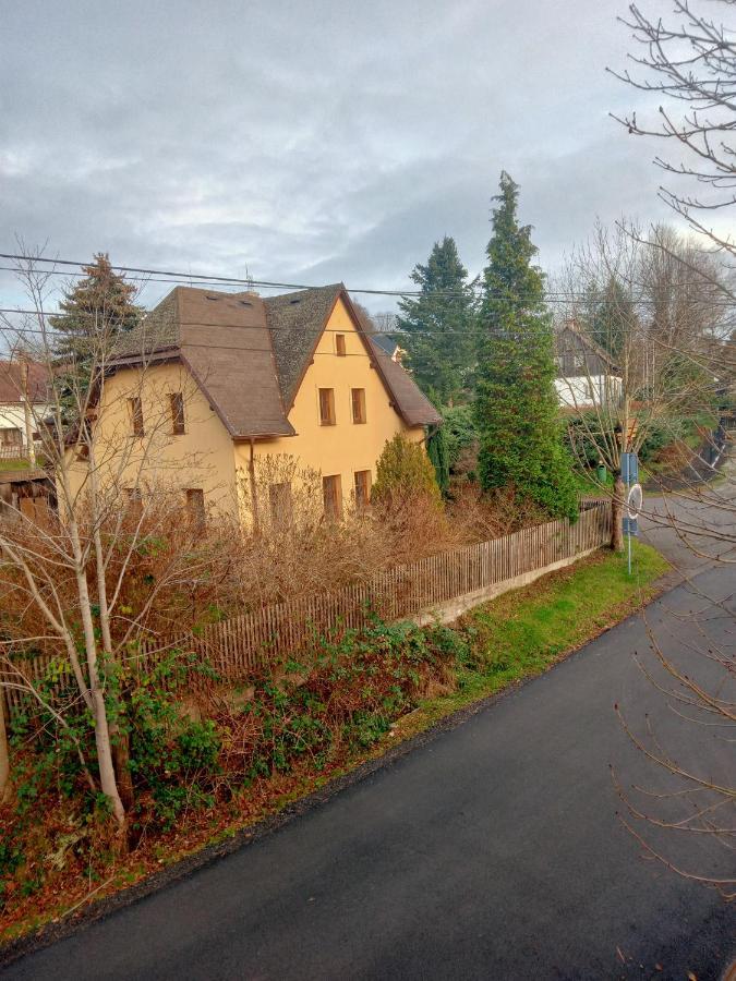 Hotel U Zeleneho Stromu - Zum Gruenen Baum Hřensko Εξωτερικό φωτογραφία