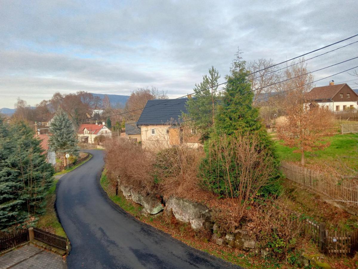 Hotel U Zeleneho Stromu - Zum Gruenen Baum Hřensko Εξωτερικό φωτογραφία