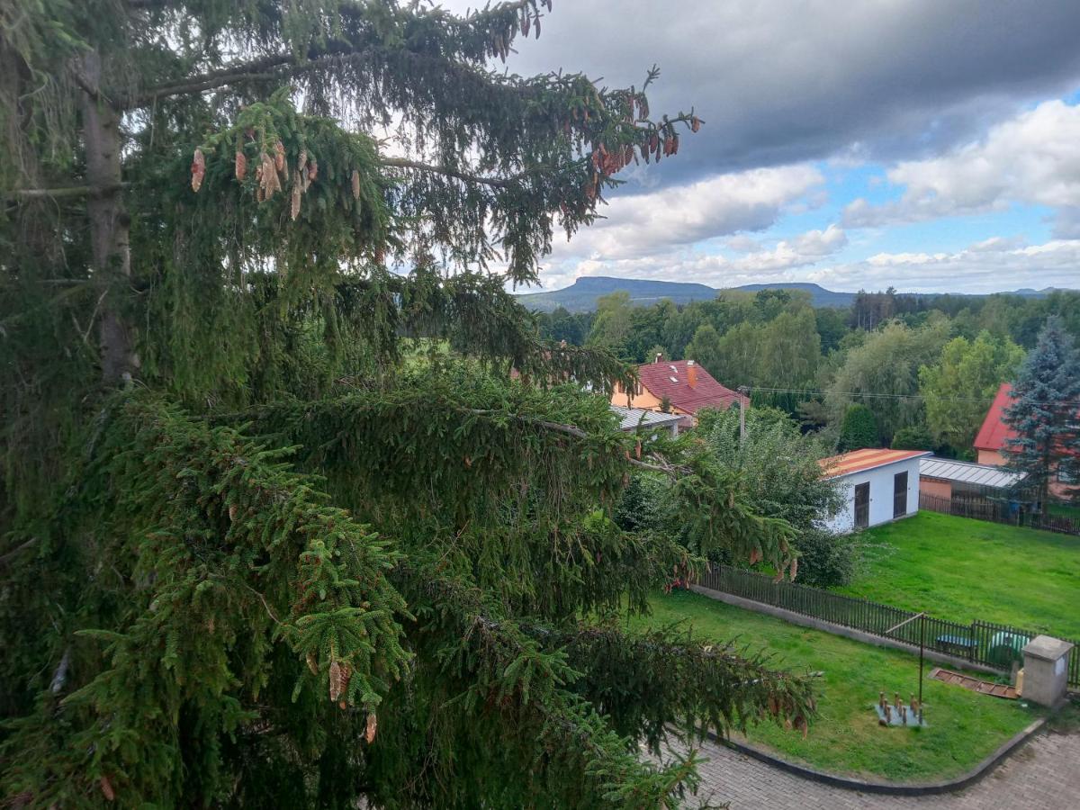 Hotel U Zeleneho Stromu - Zum Gruenen Baum Hřensko Εξωτερικό φωτογραφία
