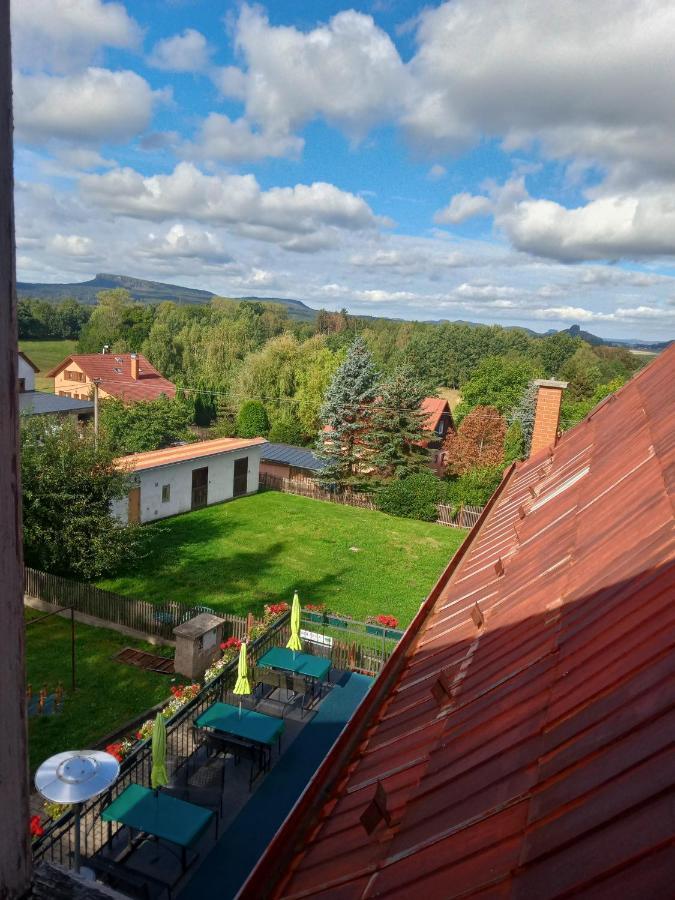 Hotel U Zeleneho Stromu - Zum Gruenen Baum Hřensko Εξωτερικό φωτογραφία