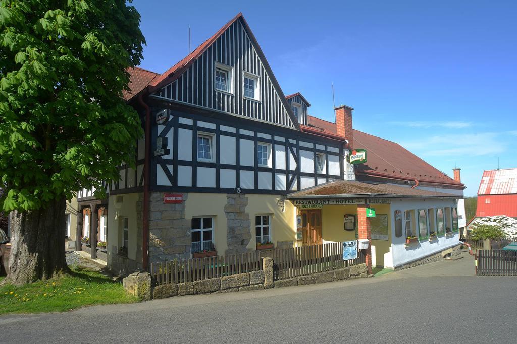 Hotel U Zeleneho Stromu - Zum Gruenen Baum Hřensko Δωμάτιο φωτογραφία